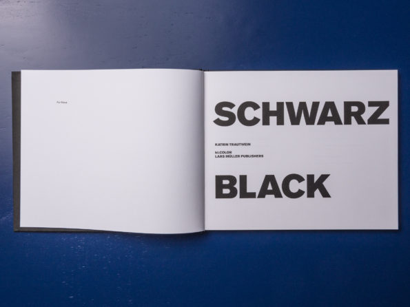 Schwarz Black