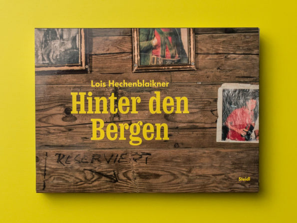 Hinter den Bergen